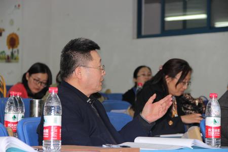 图2 评委点评与指导
