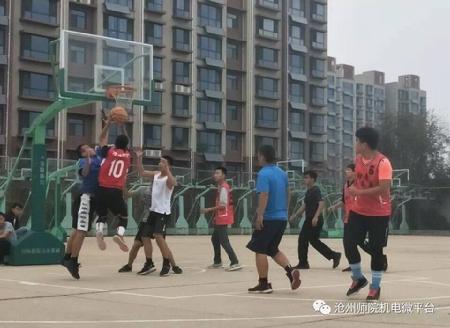 图8 你争我夺